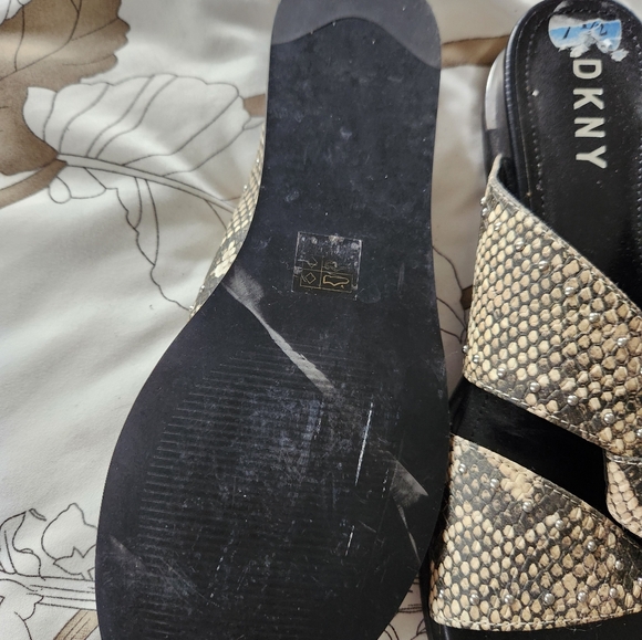 DKNY snakeskin sandal - Picture 4 of 4